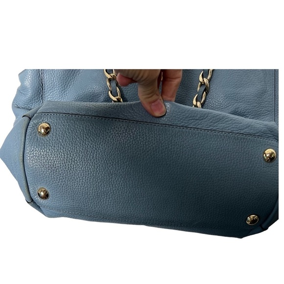 MICHAEL KORS HARPER LARGE EAST WEST LEATHER TOTE—minor flaw on strap - Picture 4 of 7